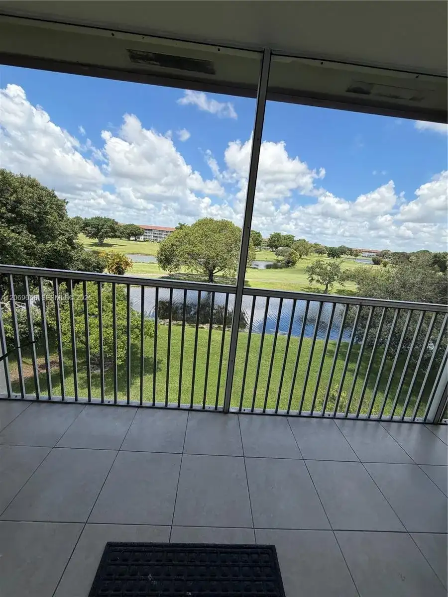 750 SW 133rd Ter # 403C, Pembroke Pines FL 33027 photo 2