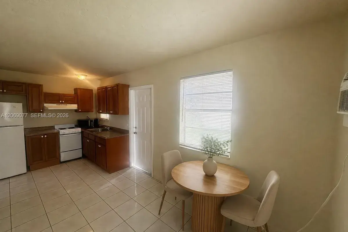 2228 Grant St # 4, Hollywood FL 33020