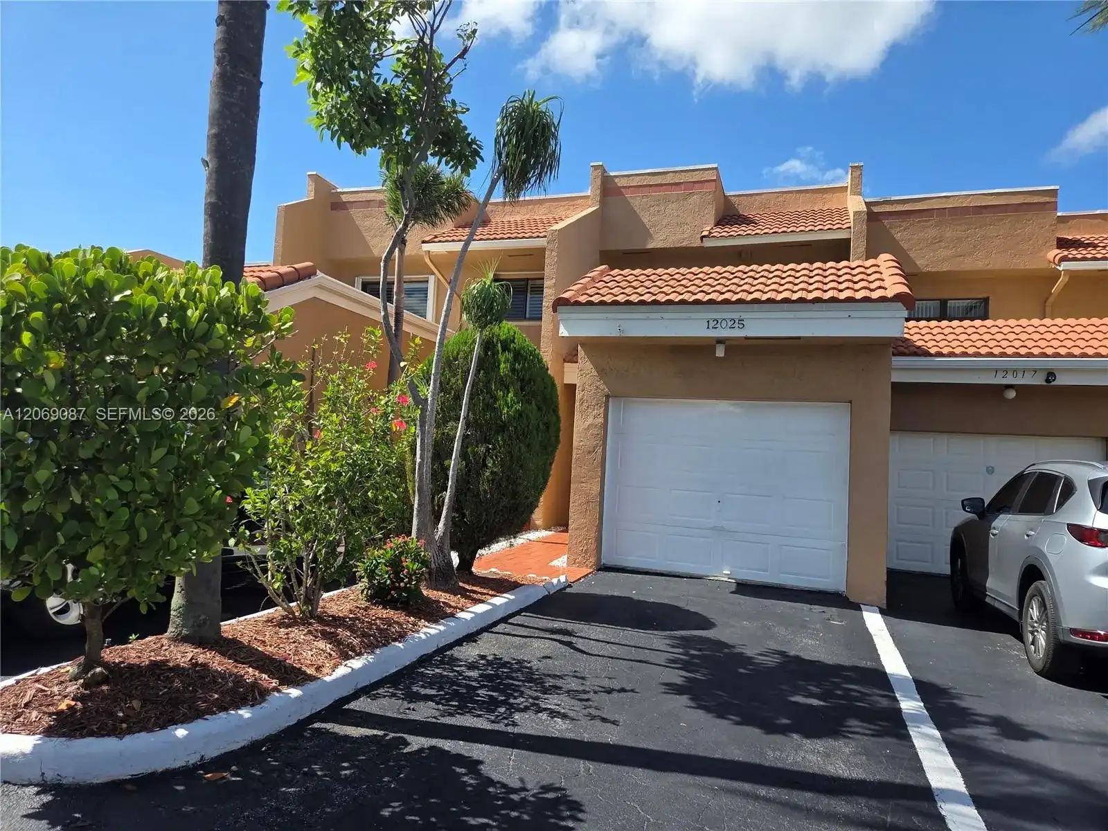 12025 S Las Palmas Dr # 12025, Pembroke Pines FL 33025