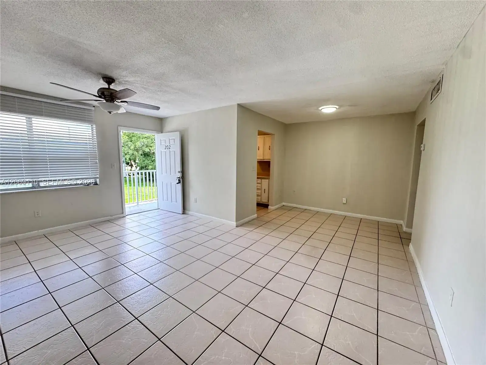 3265 Griffin Rd # 202, Dania Beach FL 33312 photo 5