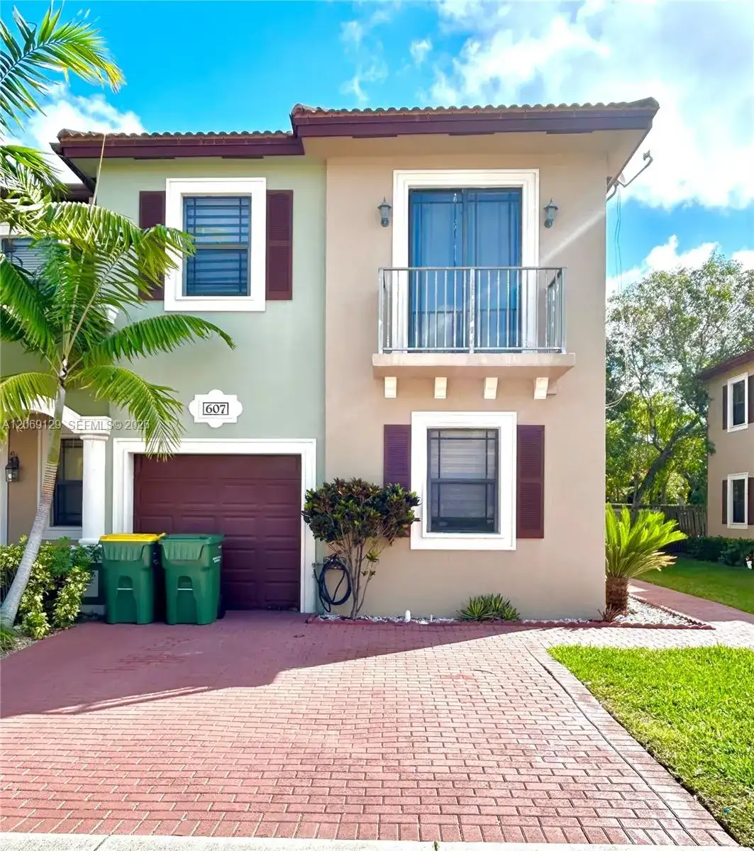 607 NE 35th Ave # 607, Homestead FL 33033 photo 2