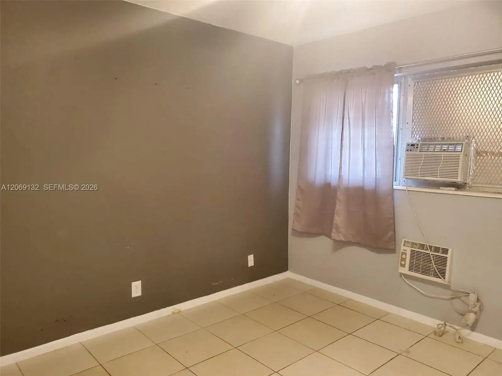 280 SW 11th Ave # 18, Hallandale Beach FL 33009 photo 4