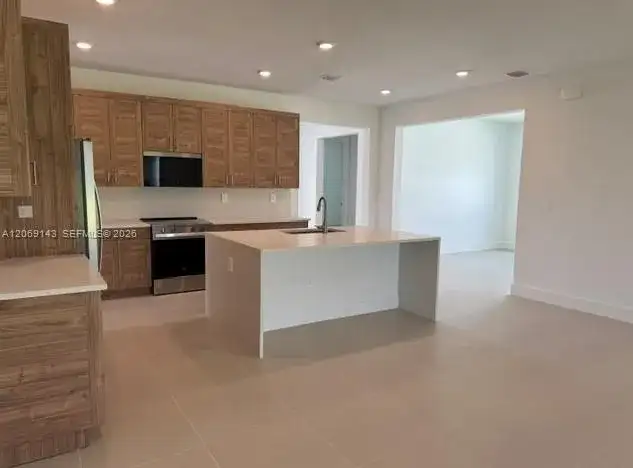 10233 Bahama Drive, Cutler Bay FL 33189 photo 2