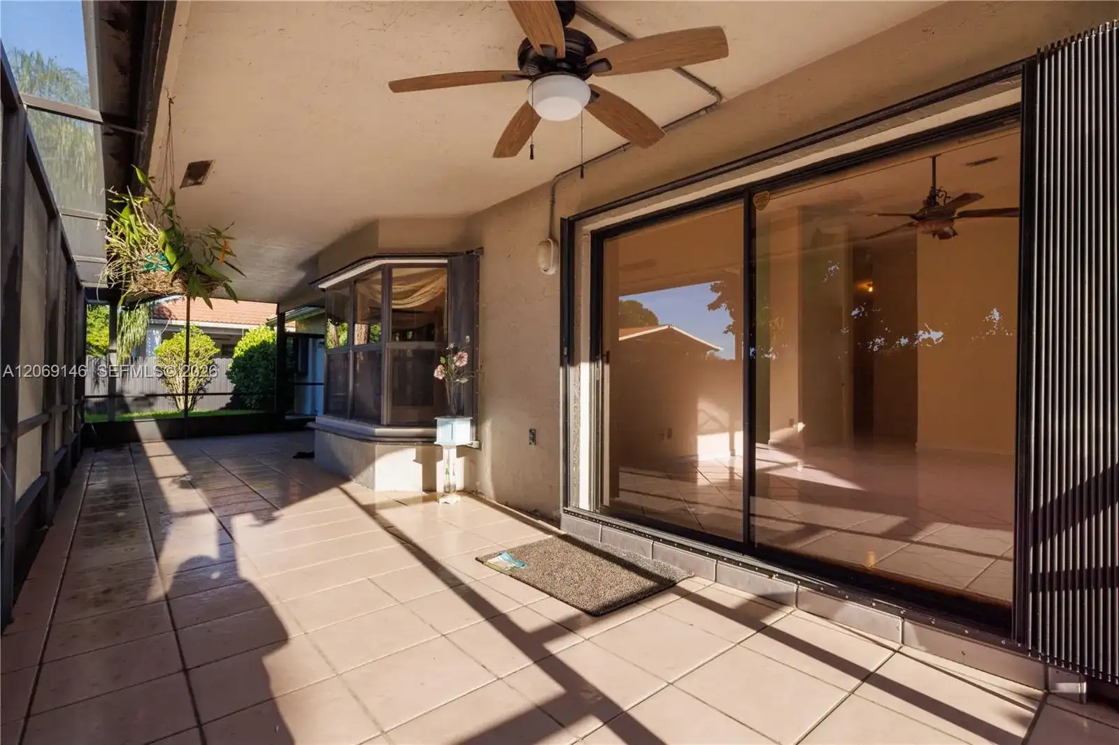 15821 Huntridge Rd, Davie FL 33331 photo 4