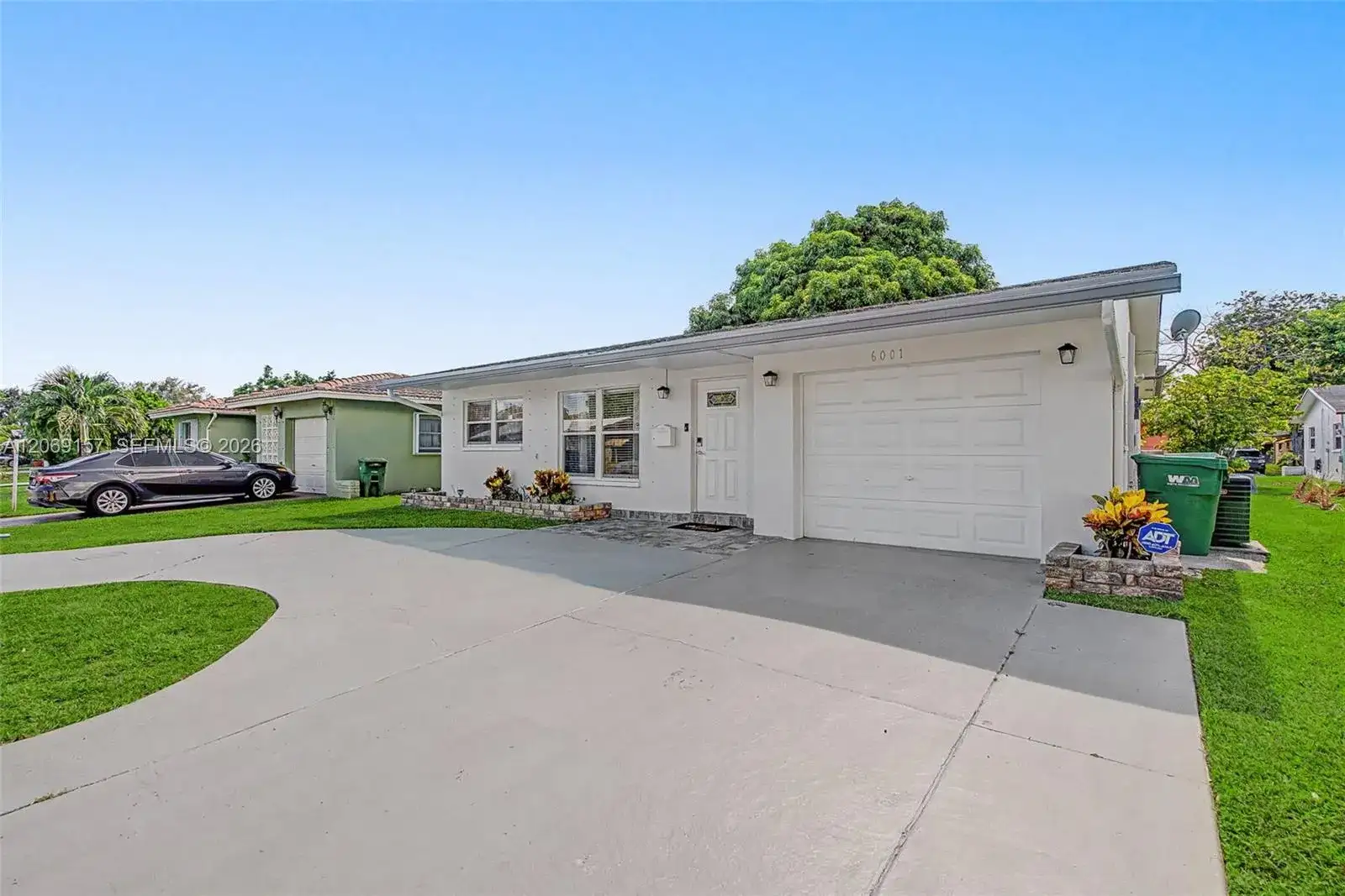 6001 NW 66th Ter, Tamarac FL 33321 photo 2