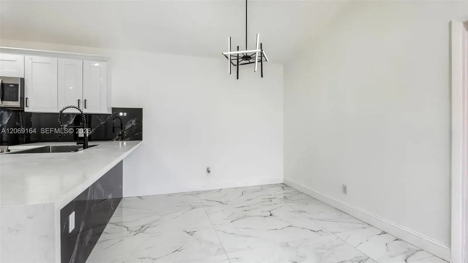 2421 SW 84th Ter, Miramar FL 33025 photo 2
