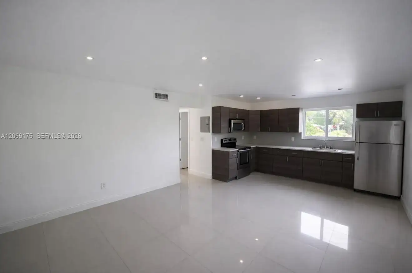 552 NE 61st St # 6, Miami FL 33137 photo 4