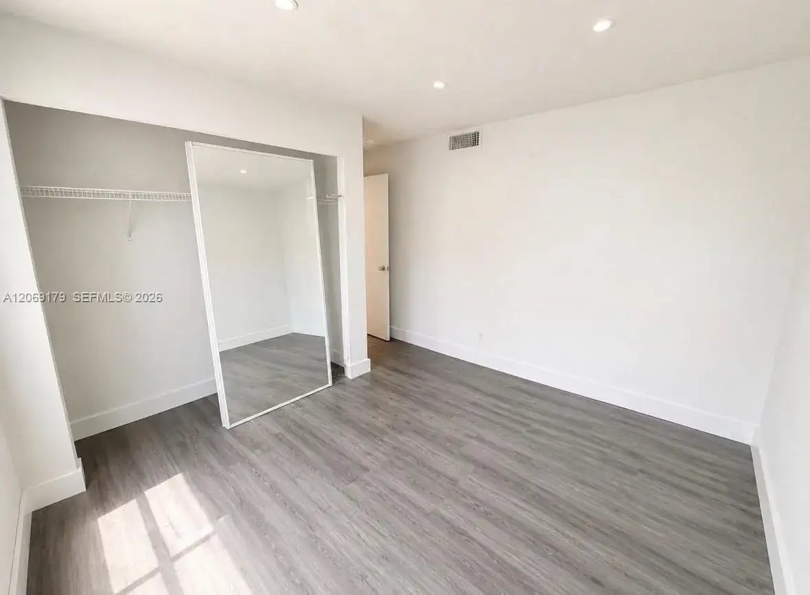 940 7th St # 940A, Miami Beach FL 33139 photo 4