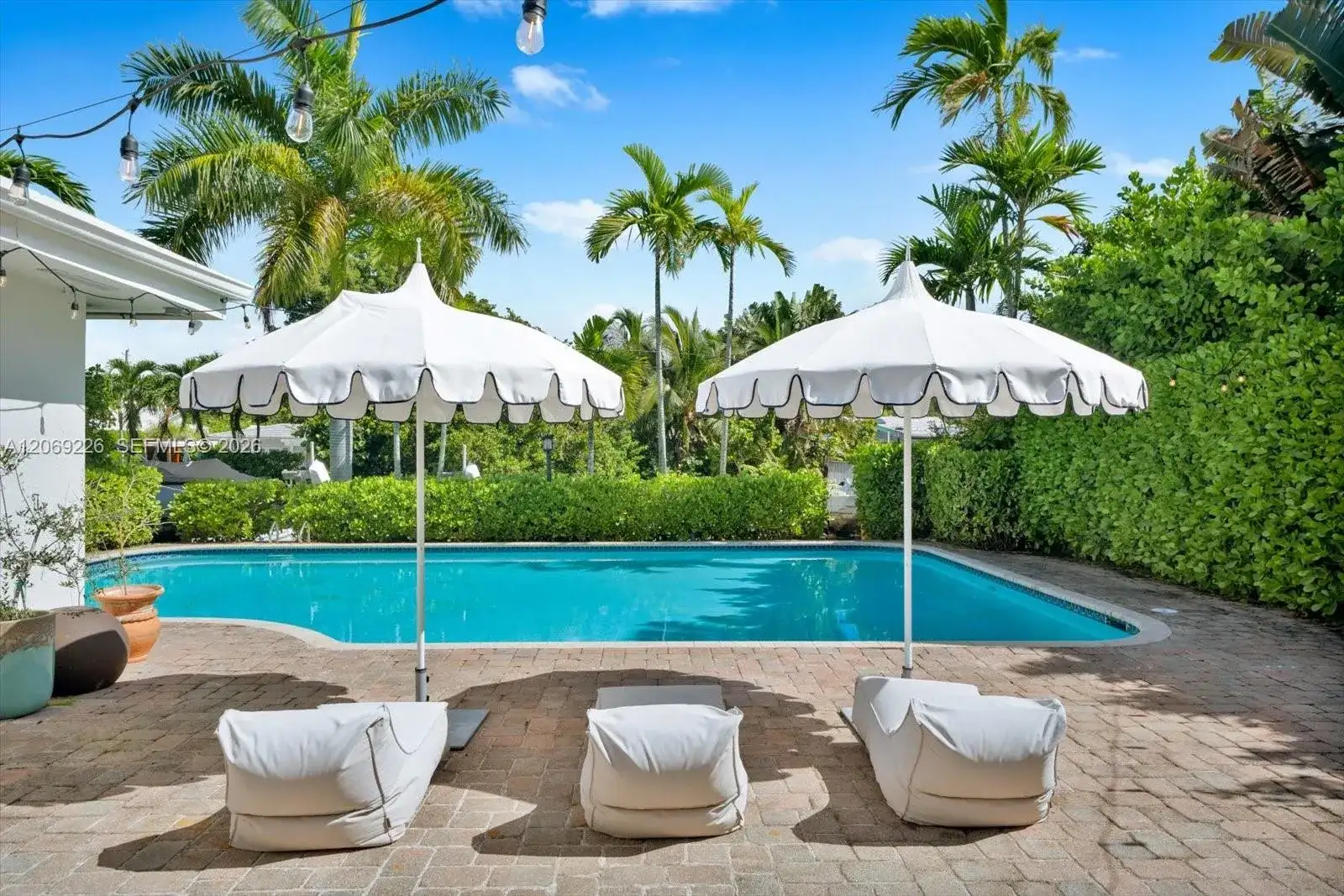 1777 Daytonia Rd, Miami Beach FL 33141 photo 2