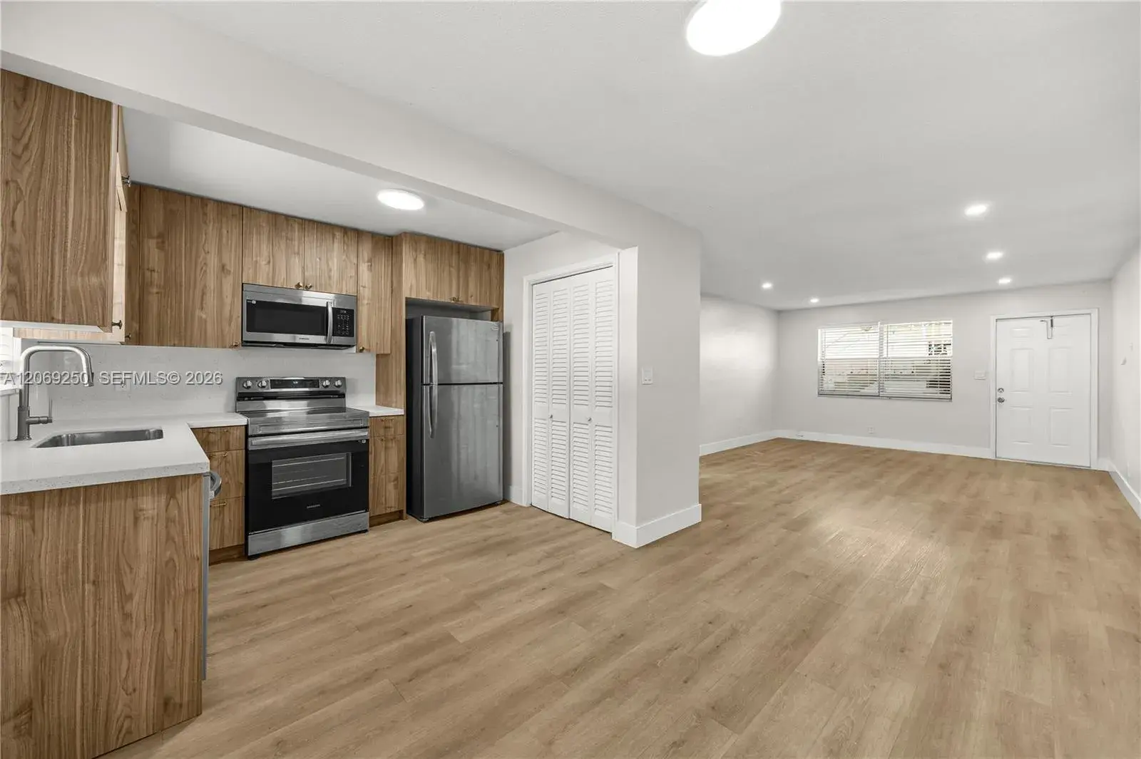 2418 Polk St # 102, Hollywood FL 33020