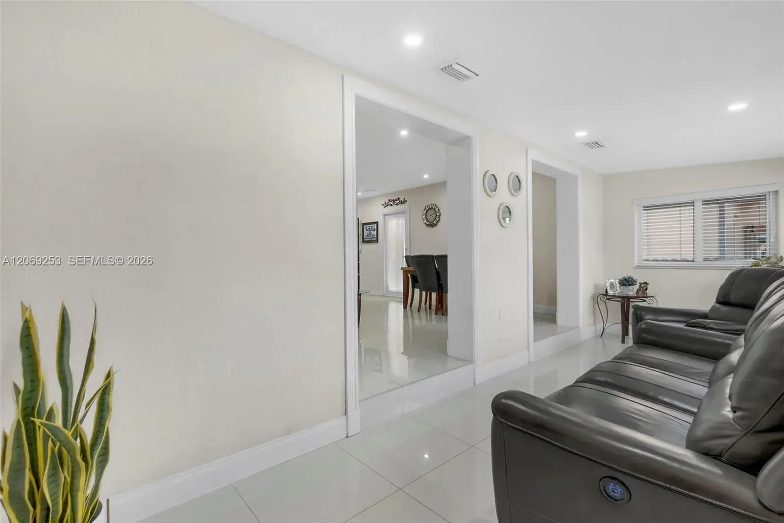 142 W 35th St, Hialeah FL 33012