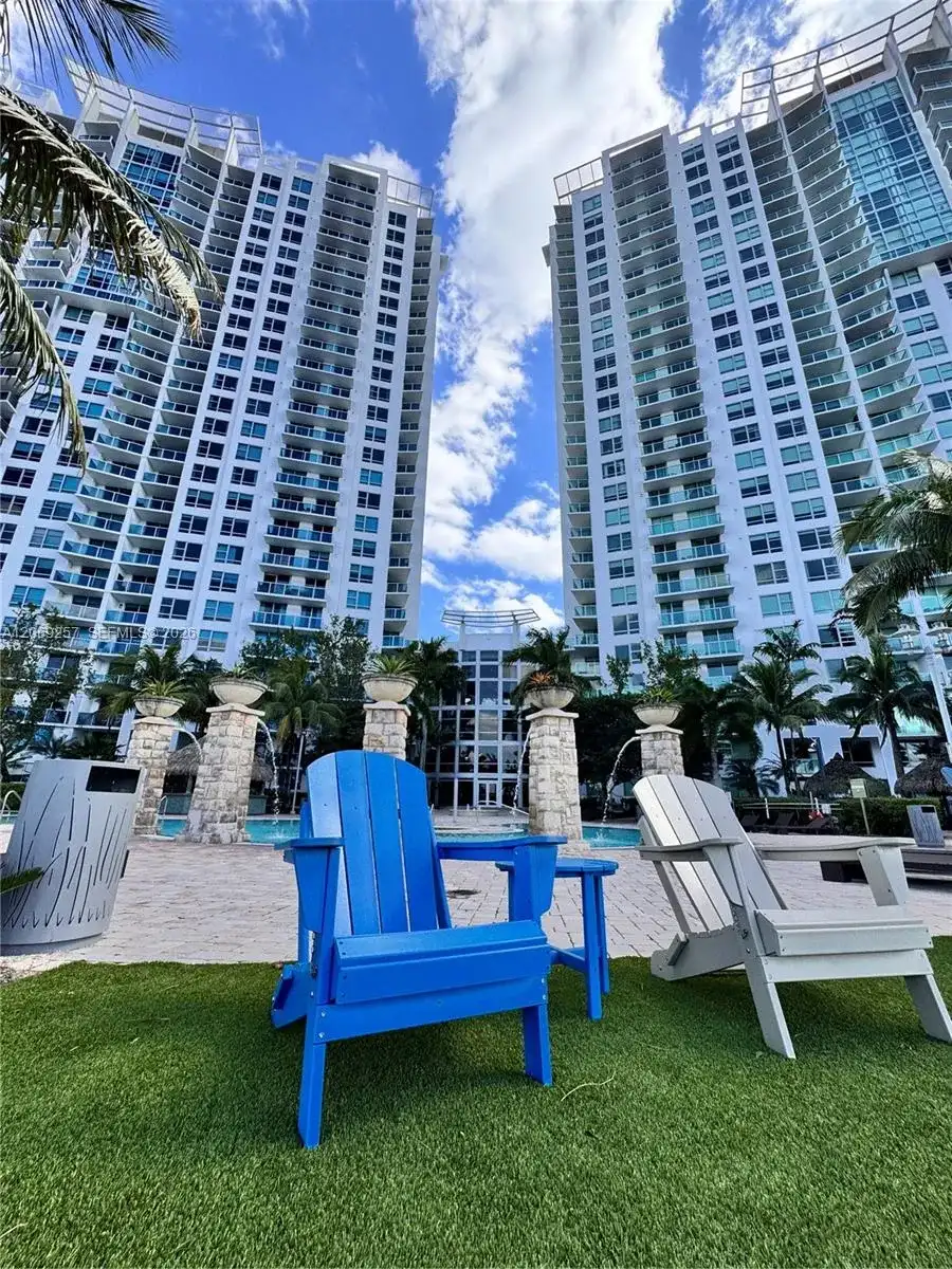 2681 N Flamingo Rd # 2705S, Sunrise FL 33323
