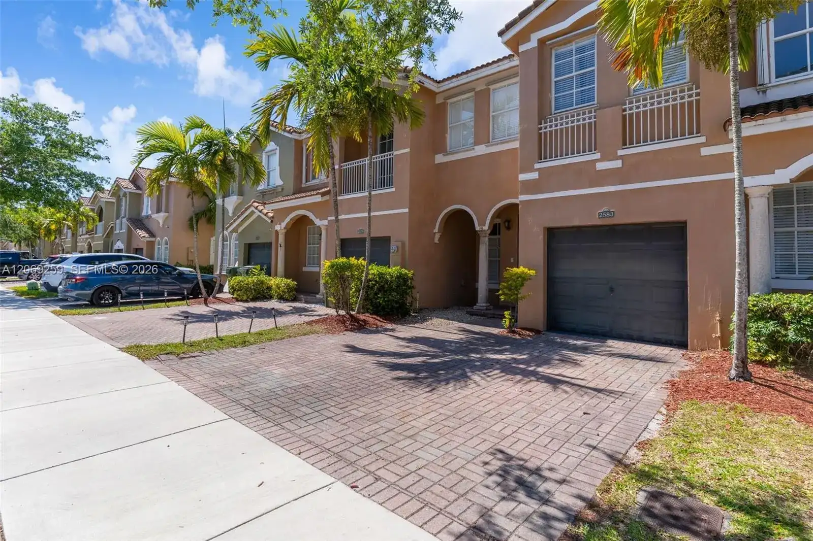 2583 SE 13th Ct, Homestead FL 33035 photo 2
