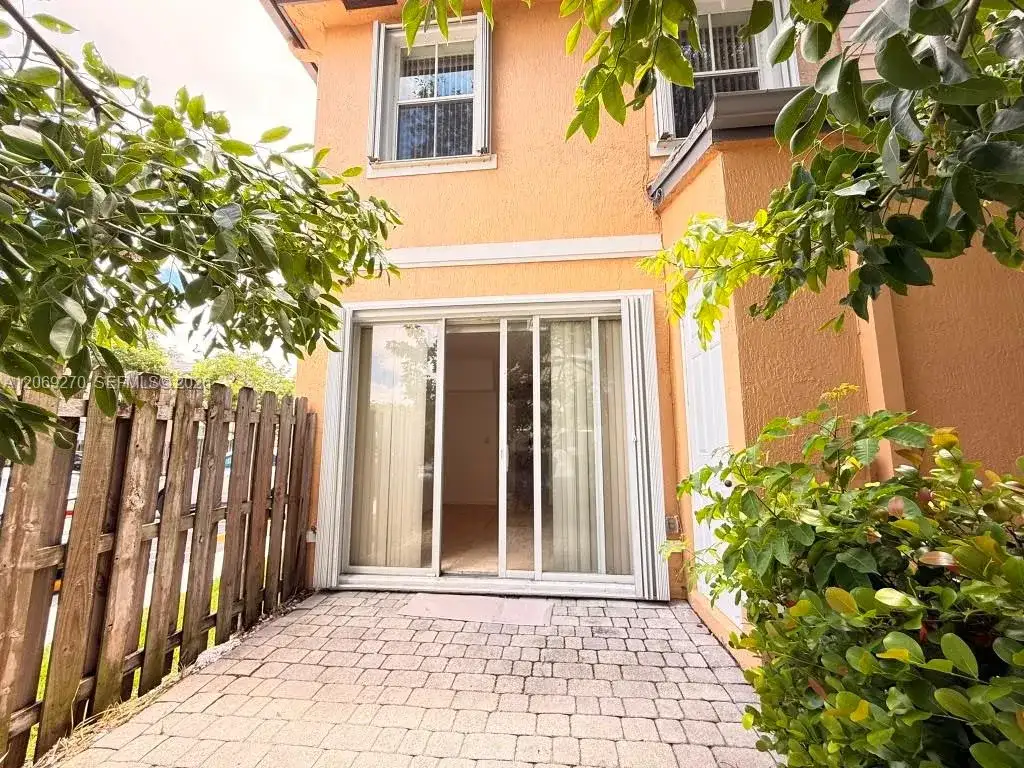 230 SE 29th Ave # 12, Homestead FL 33033 photo 2