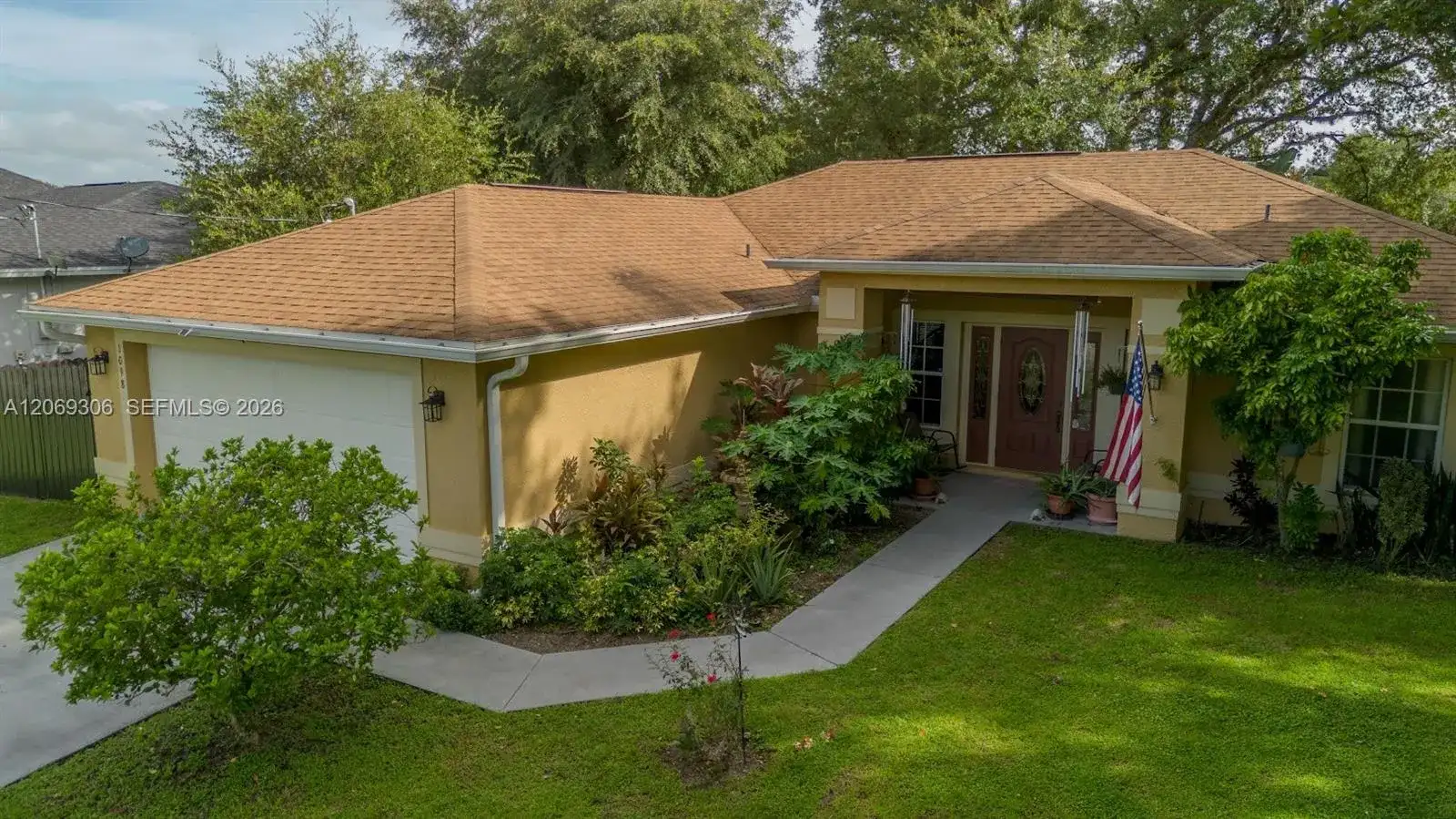1098 Mission LN, Other City - In The State Of Florida FL 33935 photo 2