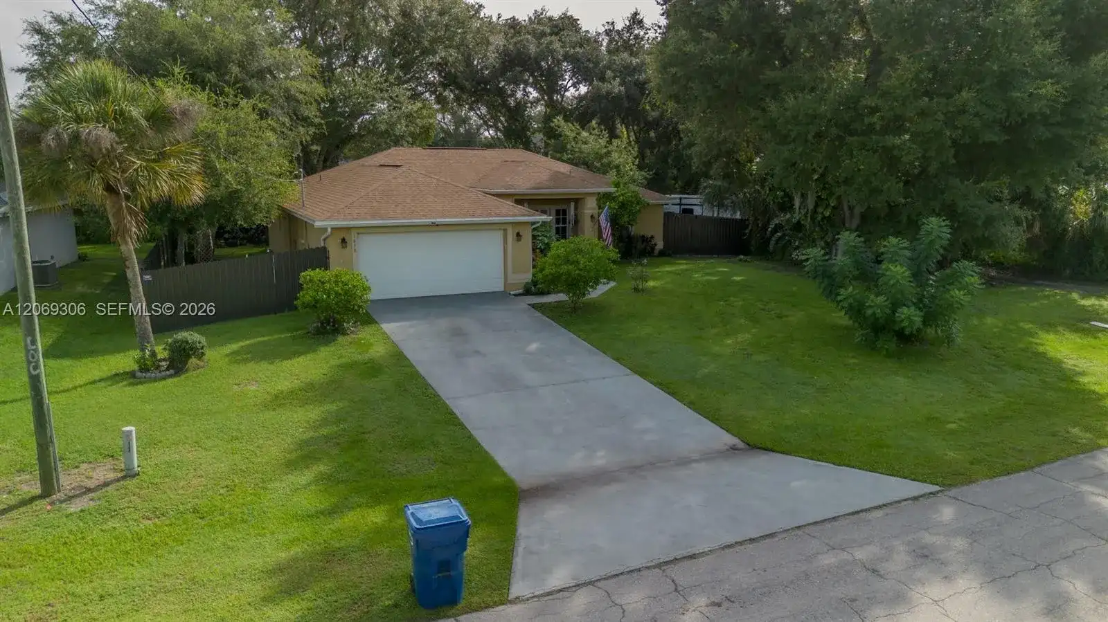 1098 Mission LN, Other City - In The State Of Florida FL 33935 photo 3