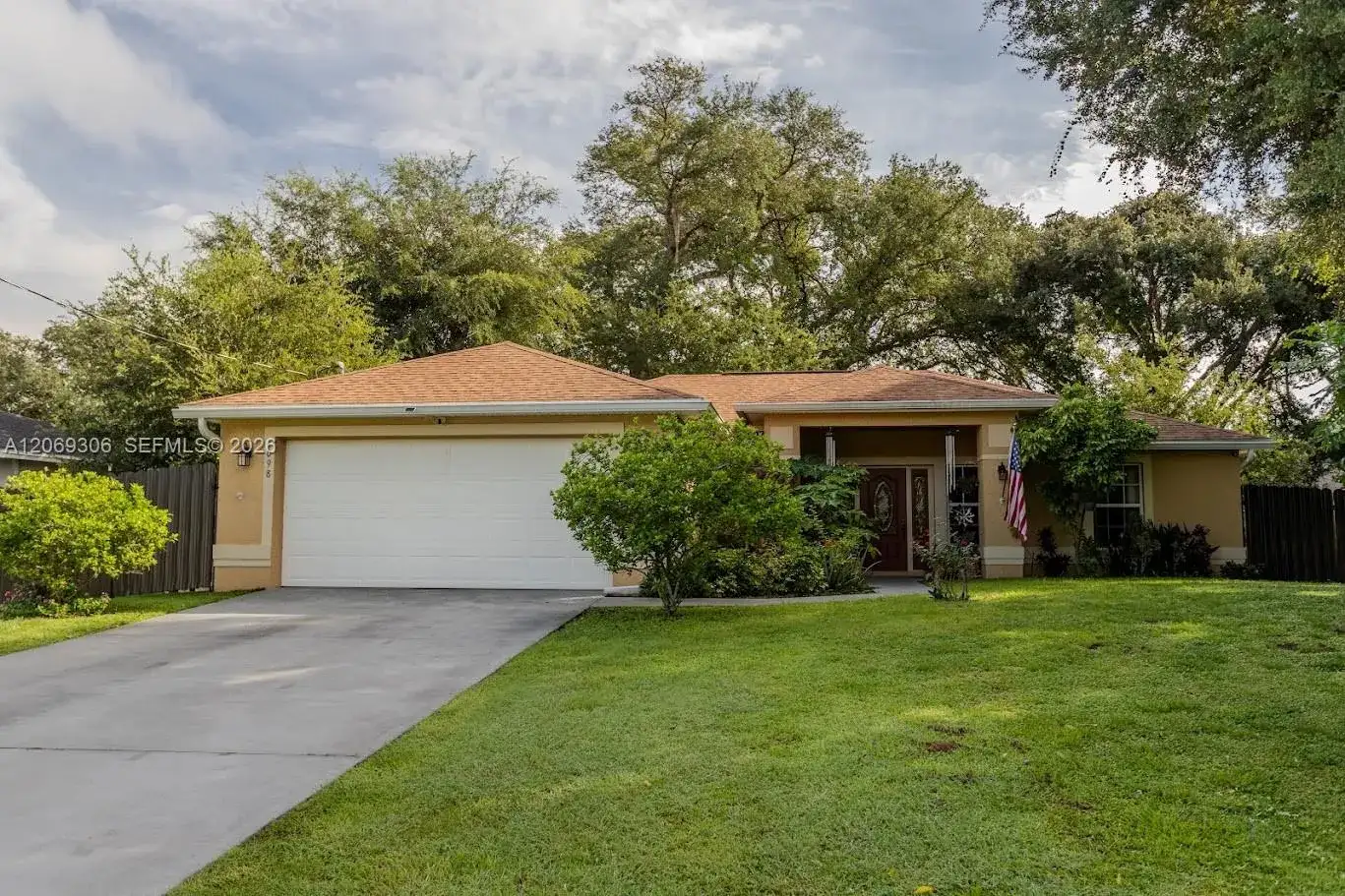 1098 Mission LN, Other City - In The State Of Florida FL 33935 photo 4