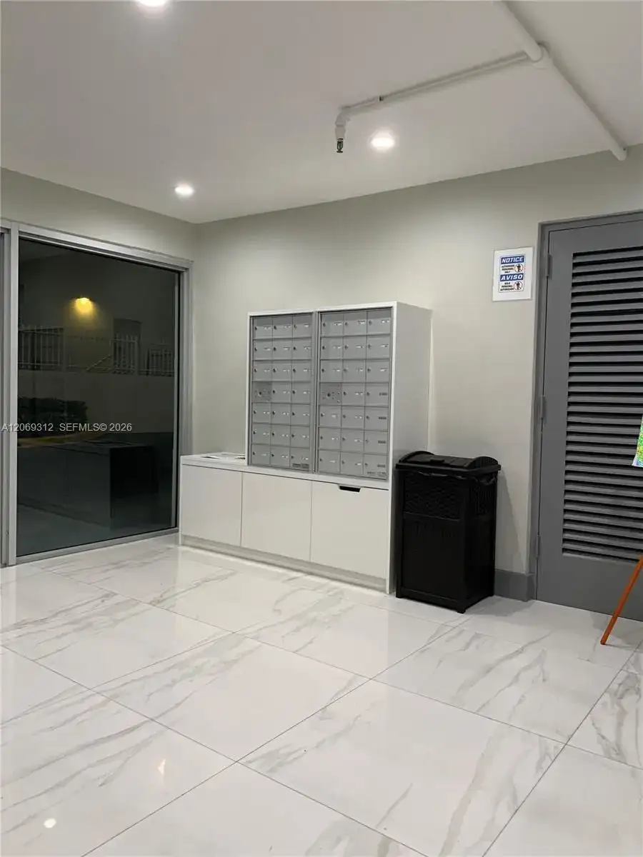 395 NE 21st St # 202, Miami FL 33137 photo 4