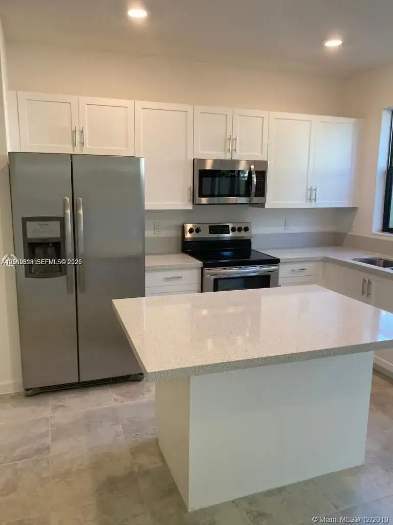 388 NE 208th Ter, Miami FL 33179 photo 3