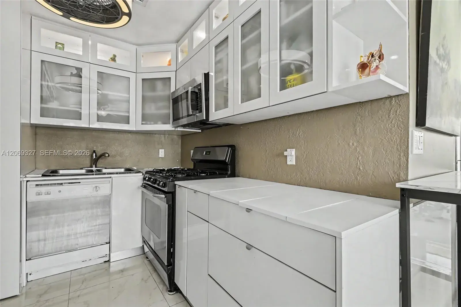 350 S Shore Dr # 15, Miami Beach FL 33141