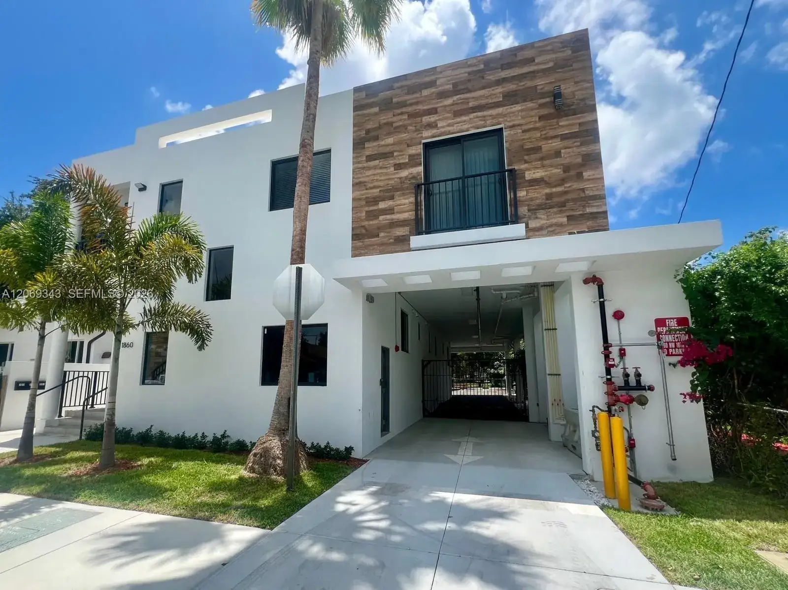 1860 NW 19th St # 202, Miami FL 33125