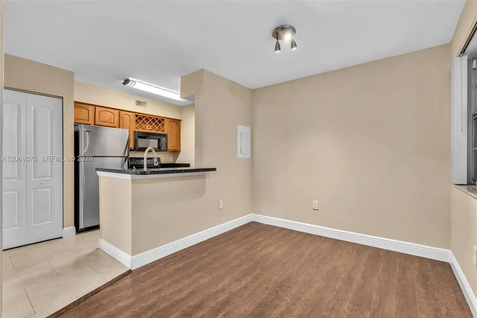 2850 N Oakland Forest Dr # 208, Oakland Park FL 33309 photo 4