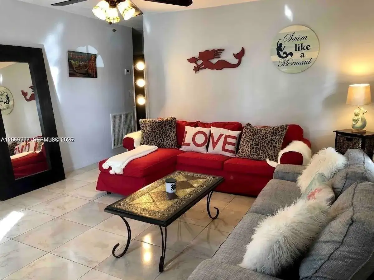 2411 Hayes St, Hollywood FL 33020 photo 2