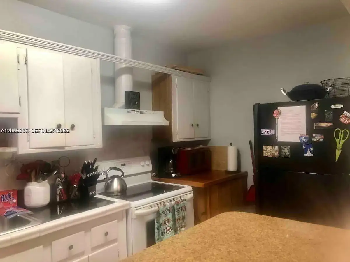 2411 Hayes St, Hollywood FL 33020 photo 5