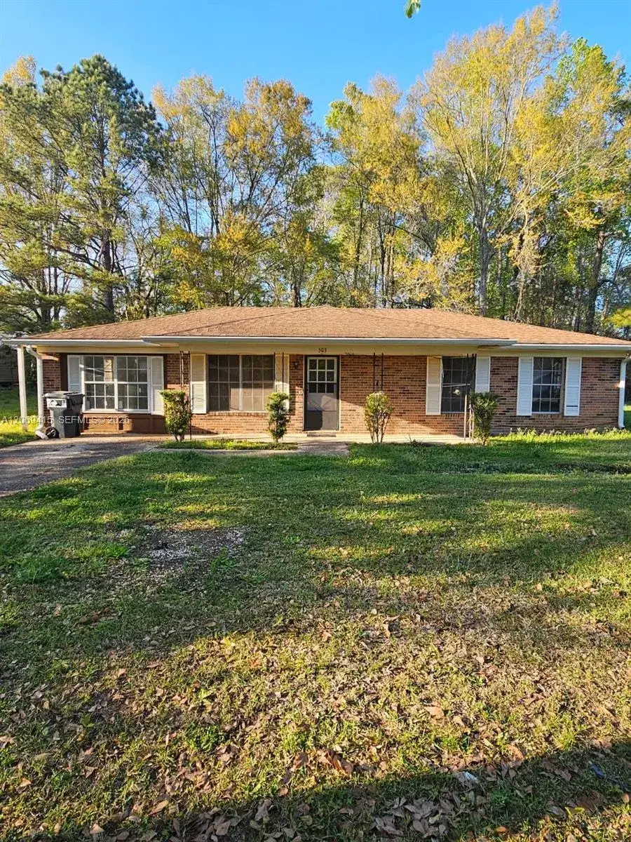 503 Martin Luther King Junior Ave, Other City - In The State Of Florida FL 32425