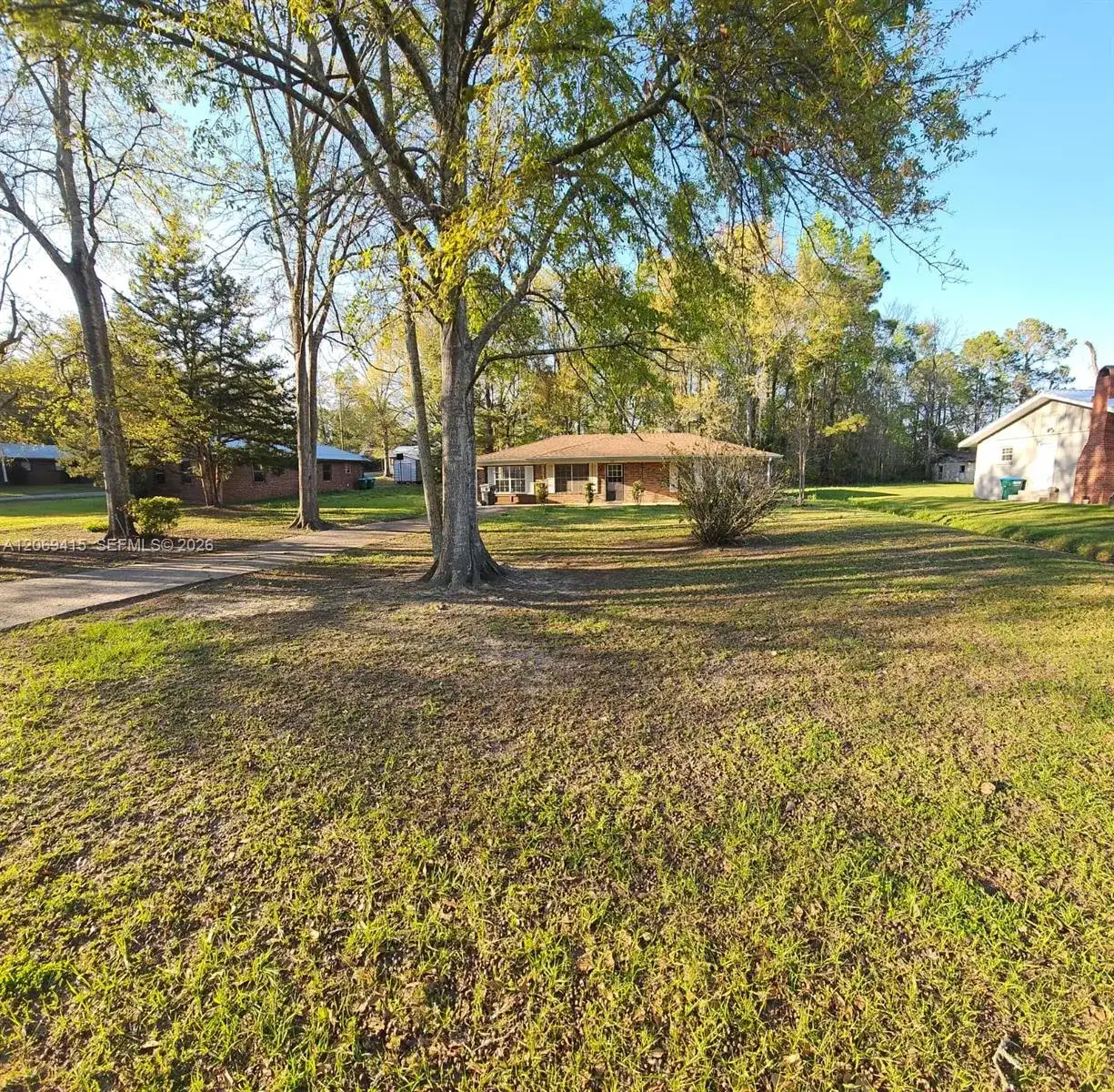 503 Martin Luther King Junior Ave, Other City - In The State Of Florida FL 32425 photo 3