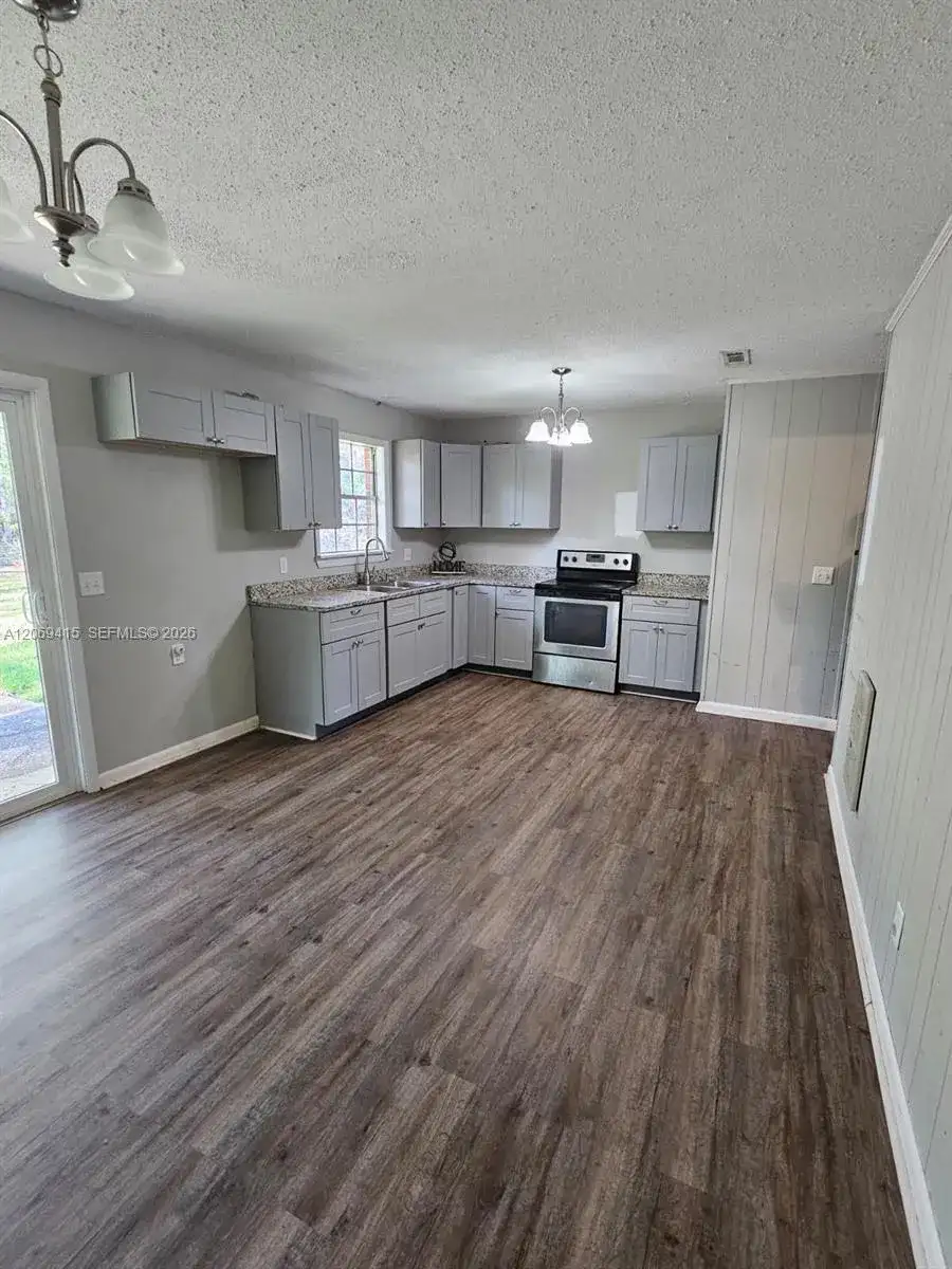 503 Martin Luther King Junior Ave, Other City - In The State Of Florida FL 32425 photo 4