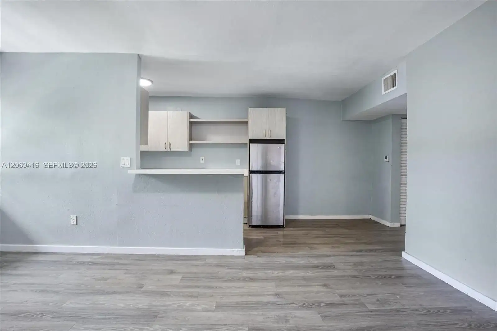 1135 8th St # 8, Miami Beach FL 33139 photo 4