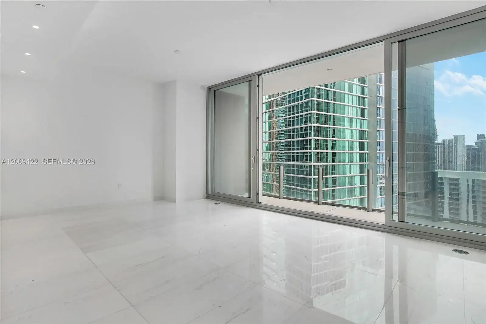 300 Biscayne Boulevard Way # 3108, Miami FL 33131 photo 2