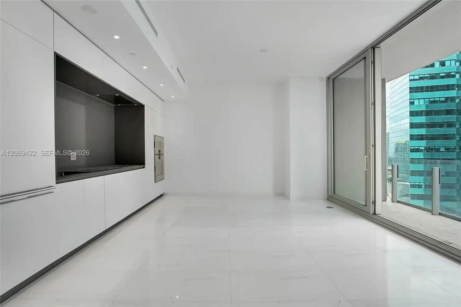 300 Biscayne Boulevard Way # 3108, Miami FL 33131 photo 4