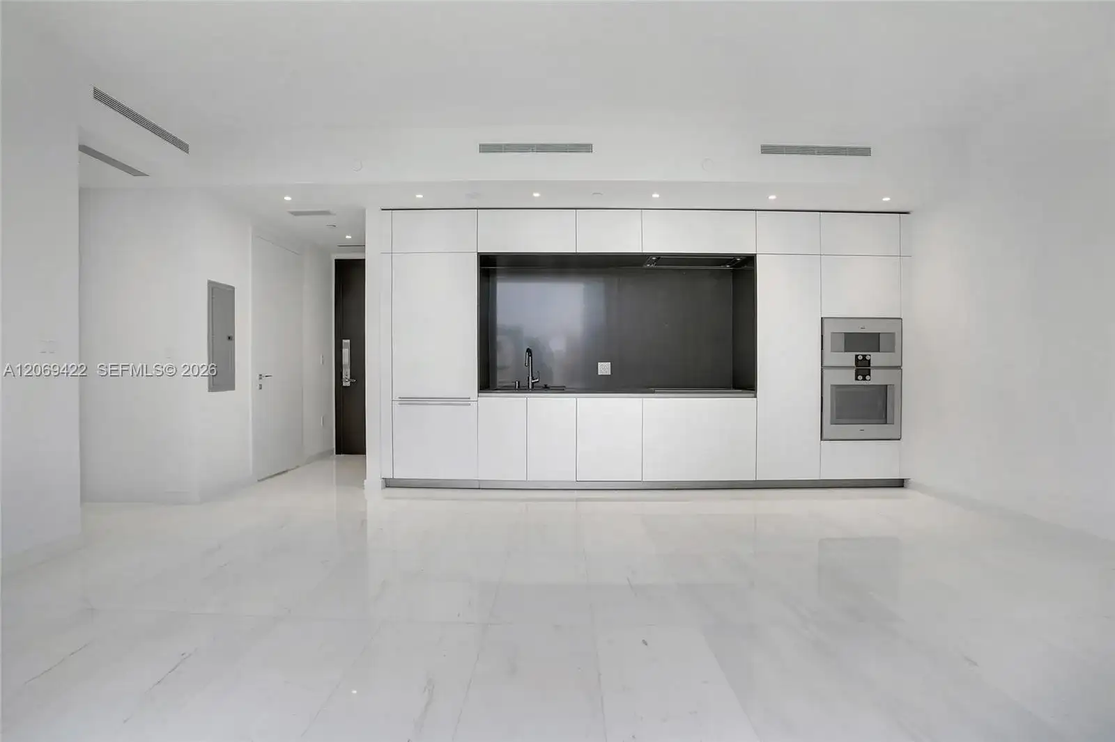 300 Biscayne Boulevard Way # 3108, Miami FL 33131 photo 5