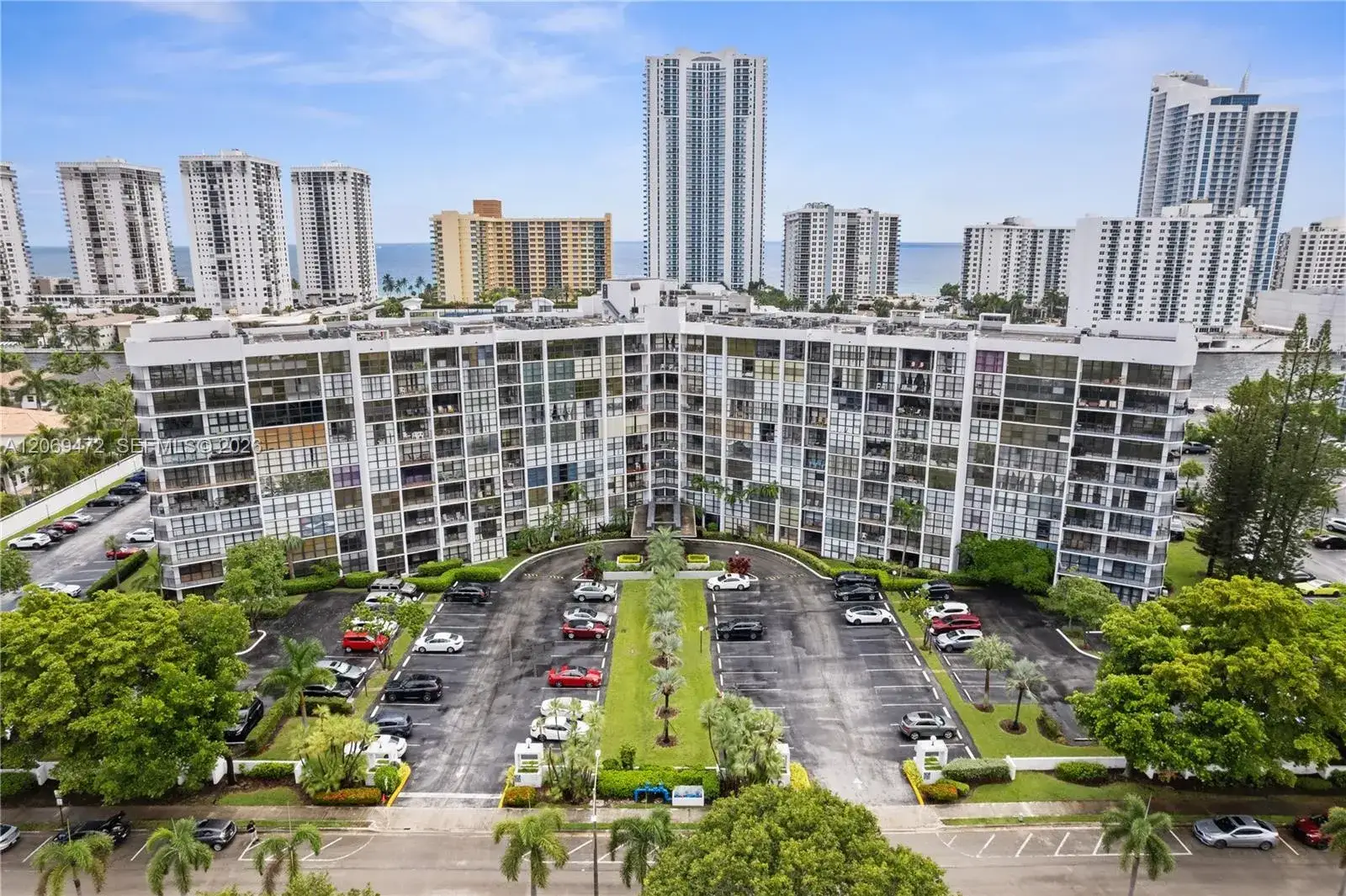 1000 Parkview Dr # 614, Hallandale Beach FL 33009