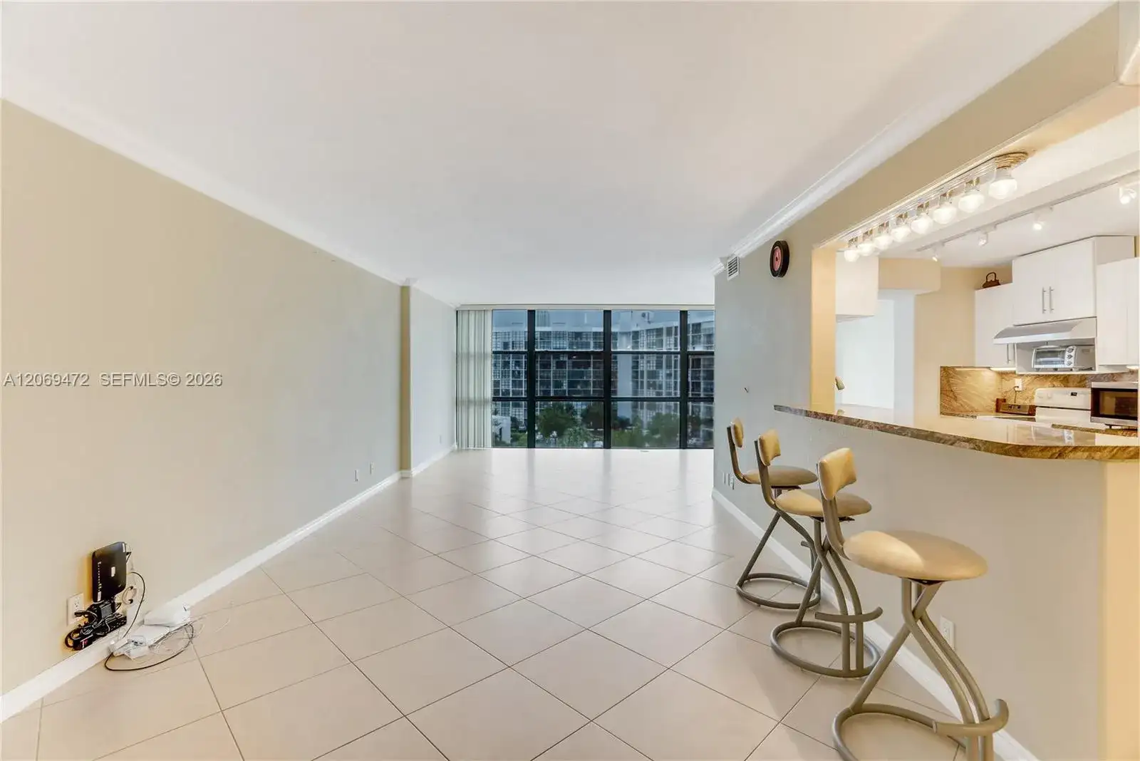 1000 Parkview Dr # 614, Hallandale Beach FL 33009 photo 4