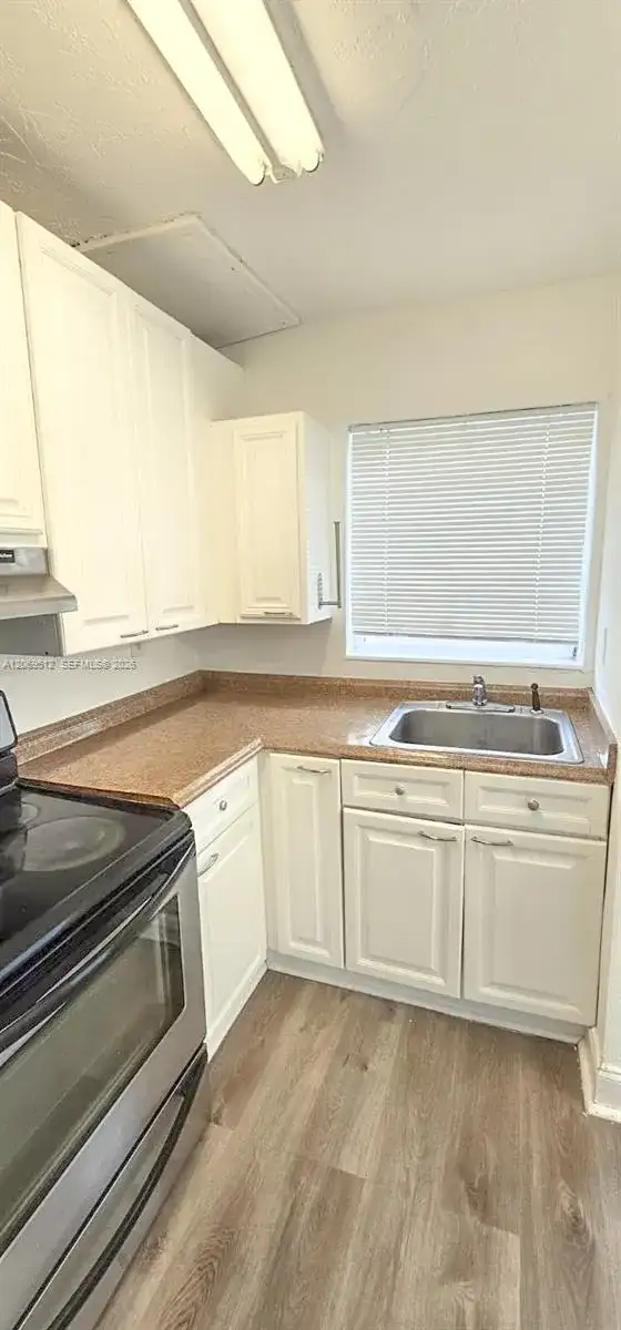 5960 NE 5th Ct # 4, Miami FL 33137 photo 3