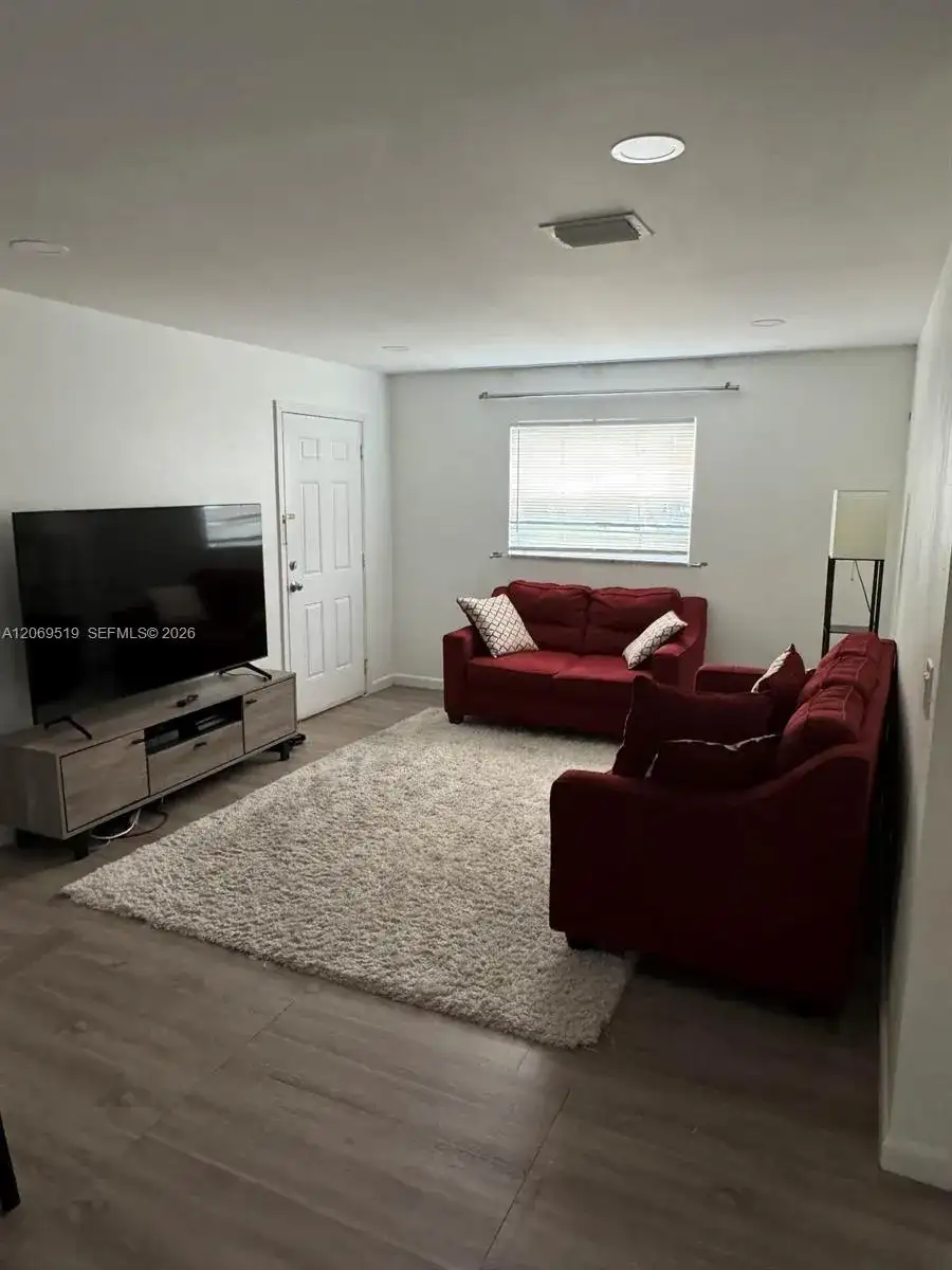1281 W 35th St, Riviera Beach FL 33404 photo 2