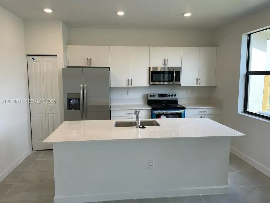 10007 SW 231 Ln, Miami FL 33190 photo 3