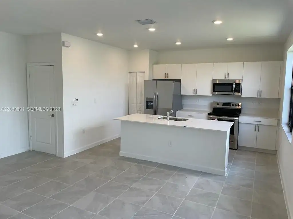 10007 SW 231 Ln, Miami FL 33190 photo 4