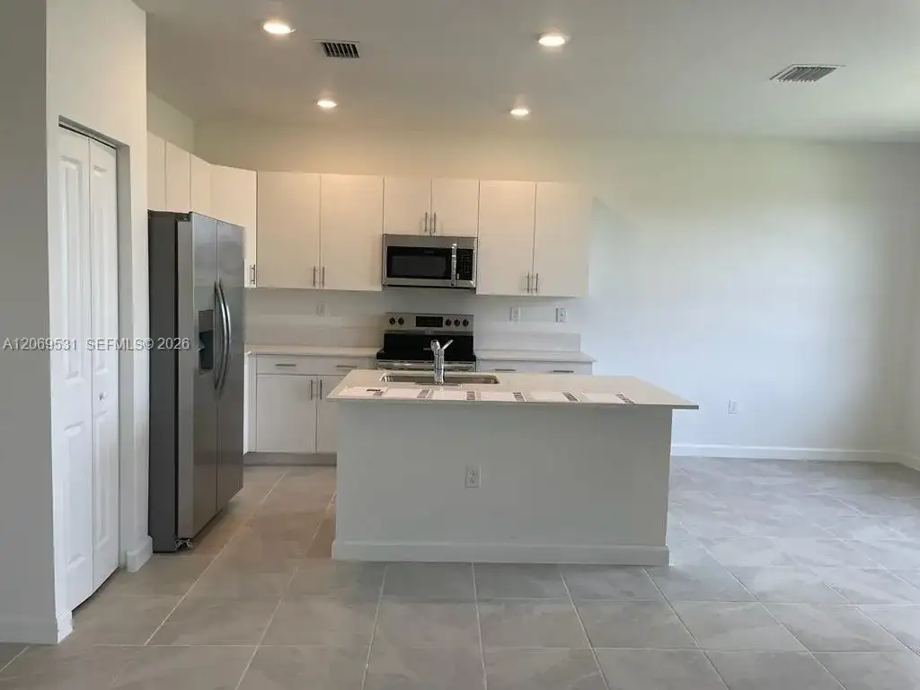 10007 SW 231 Ln, Miami FL 33190 photo 5