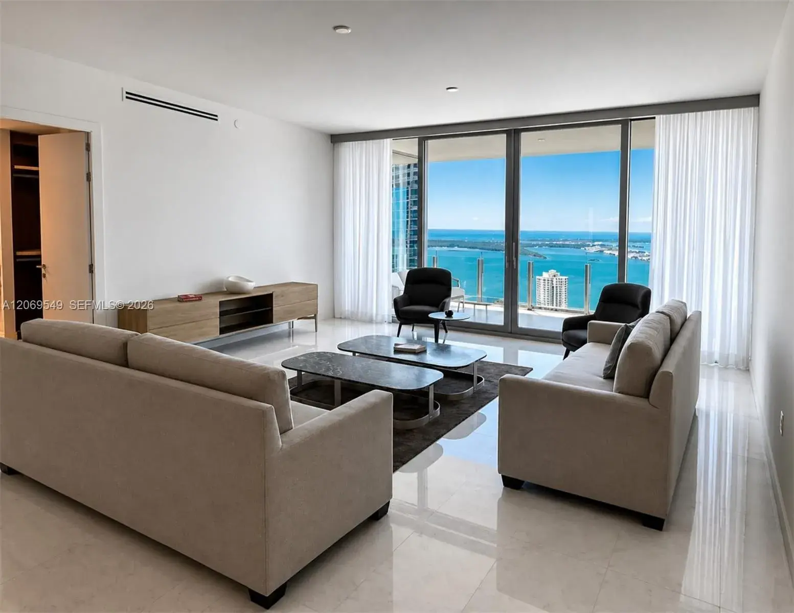 300 Biscayne Blvd Way # 4404, Miami FL 33131