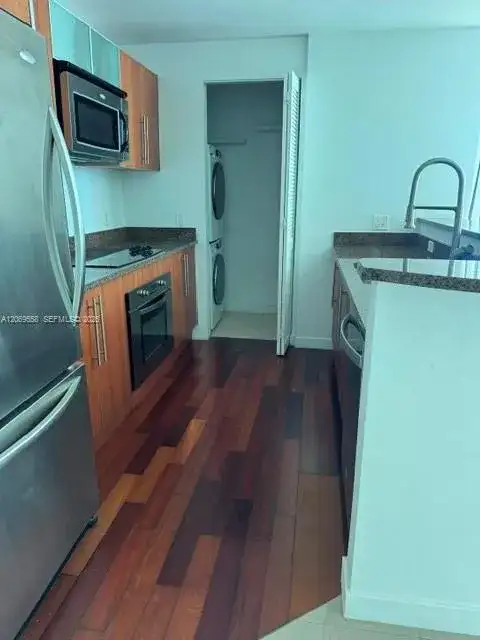 300 S Biscayne Blvd # 2416, Miami FL 33131 photo 5