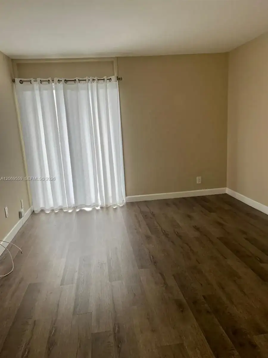 4550 NW 9th St # 701E, Miami FL 33126 photo 4