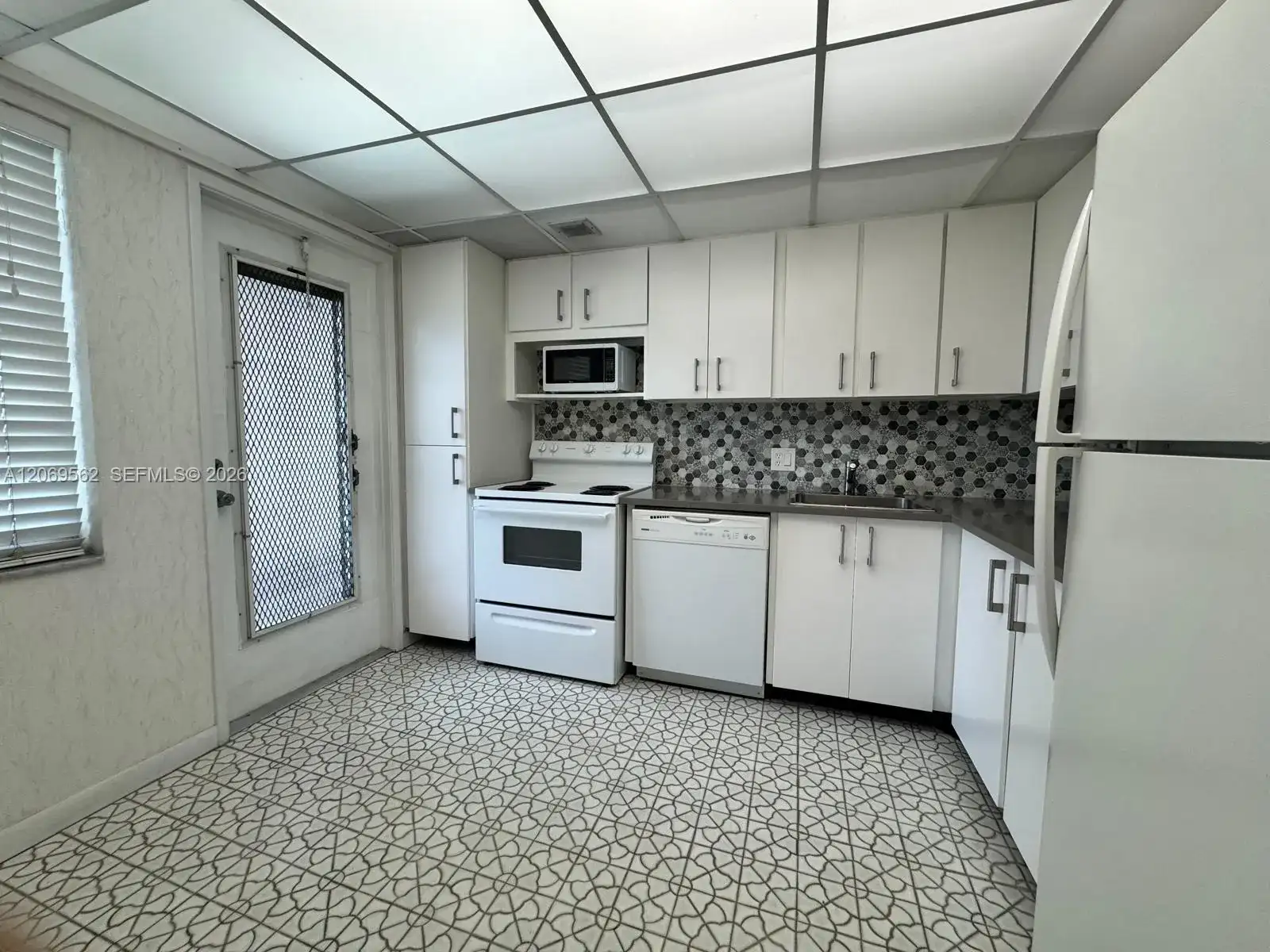 2950 N Palm Aire Dr # 605, Pompano Beach FL 33069 photo 3