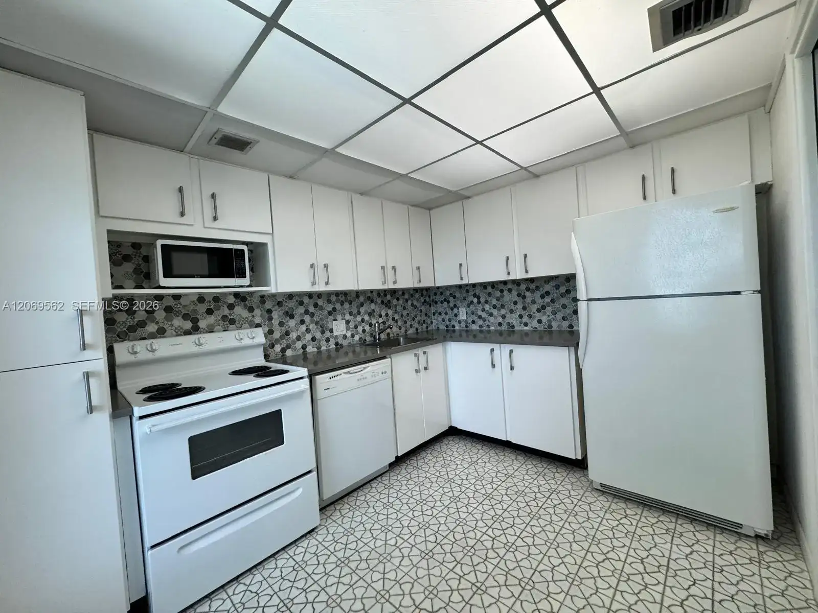 2950 N Palm Aire Dr # 605, Pompano Beach FL 33069 photo 4