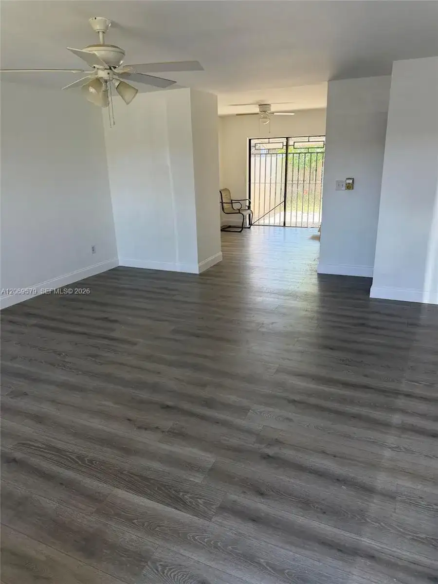 10110 SW 22nd Ter, Miami FL 33165 photo 5