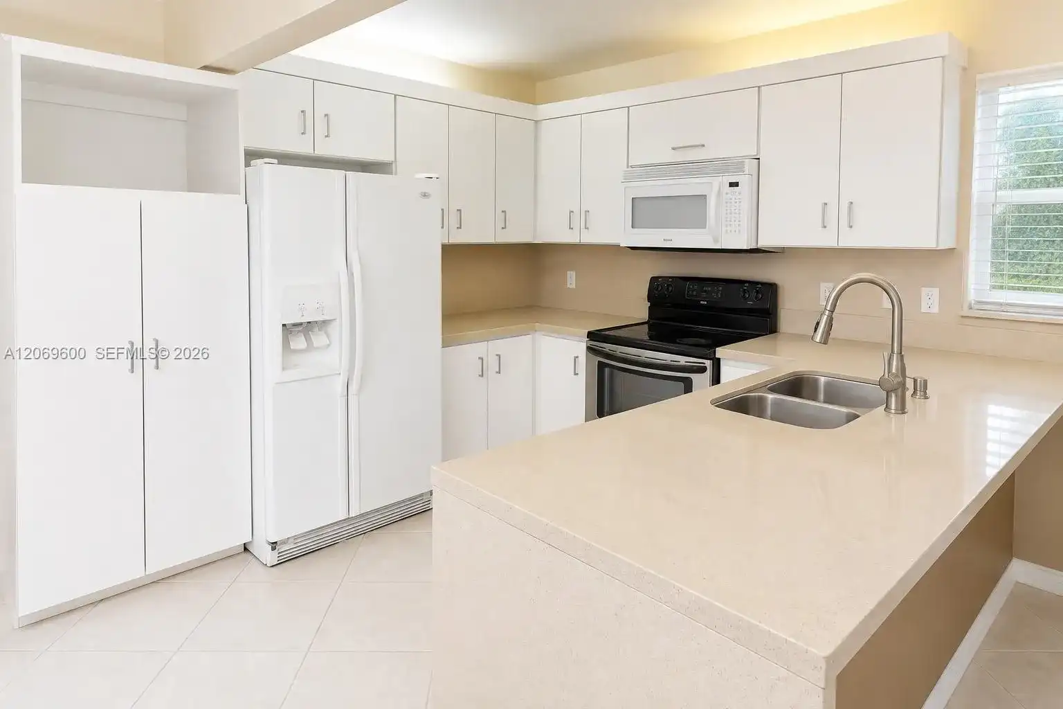 464 NE 210th Cir Ter # 10A, Miami FL 33179