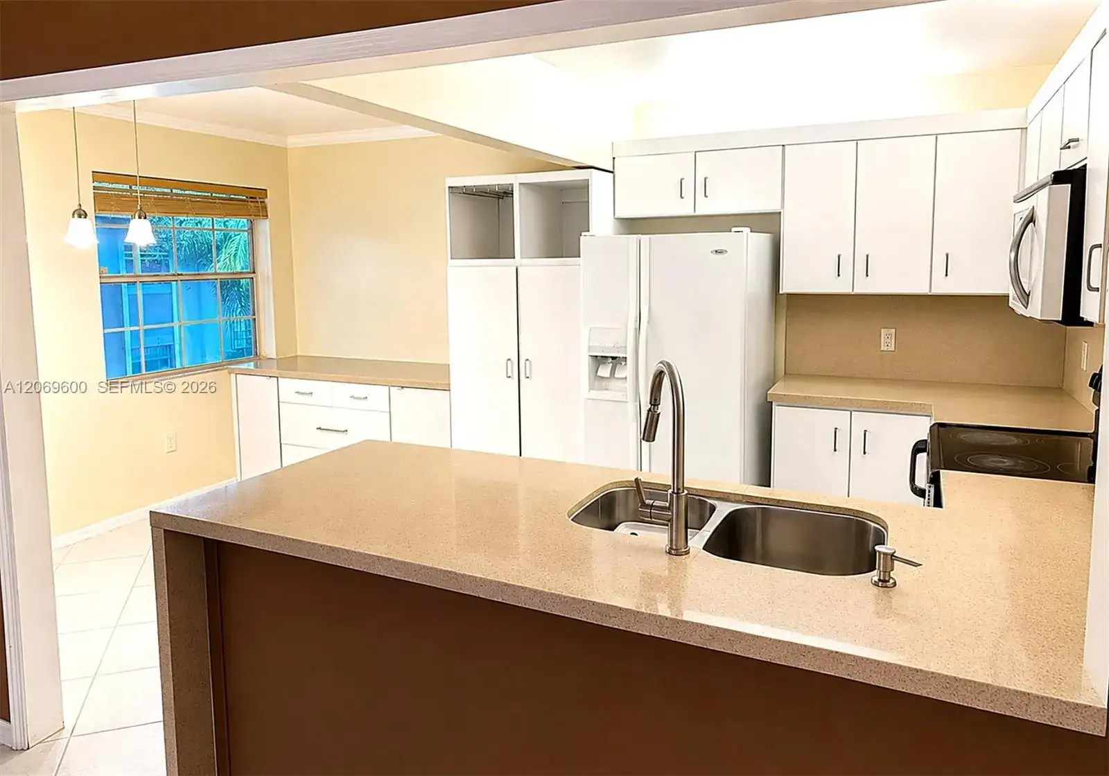 464 NE 210th Cir Ter # 10A, Miami FL 33179 photo 2